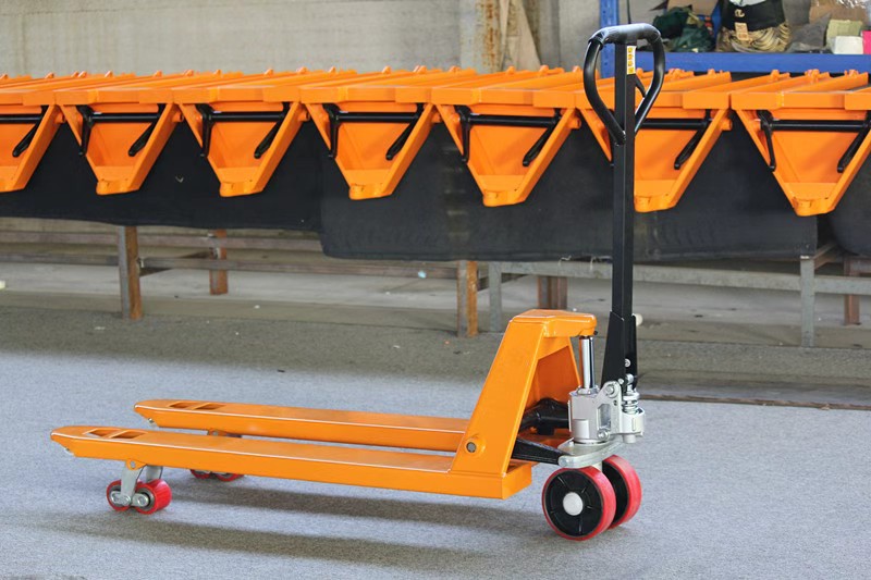 How to Operate a Manual and Electric Pallet Truck: A Complete Guide for Safe Material Handling